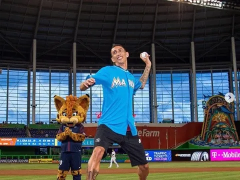 Angel Di Maria tập làm cầu thủ bóng chày
