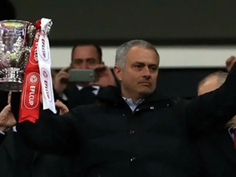 Ánh bạc lấp lánh có đủ khỏa lấp nỗi thất vọng Mourinho?