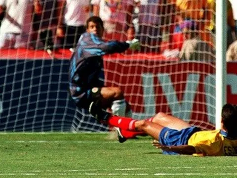 Những pha "đốt lưới nhà" thảm họa nhất các kỳ World Cup