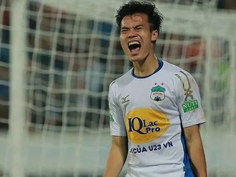 Sợ bầu Đức giải tán, Văn Toàn muốn sang Nhật Bản thi đấu