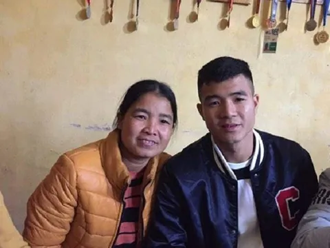 Điểm tin bóng đá Việt Nam sáng 11/04: Nhận tiền thưởng, Đức Chinh có hành động cực ý nghĩa