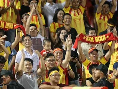 Điểm tin bóng đá Việt Nam sáng 25/06: CĐV Nam Định “chơi đẹp” với thầy trò Văn Sỹ