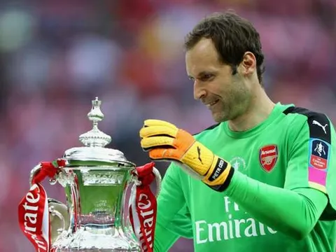 Áp đảo toàn bộ, Petr Cech lần thứ 11 được vinh danh tại quê nhà