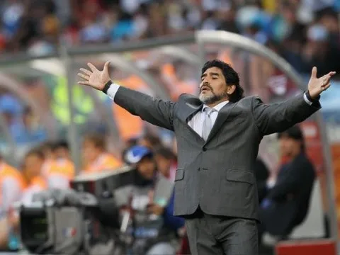 Argentina 2010: Trò đùa "ngớ ngẩn" của Cậu Bé Vàng