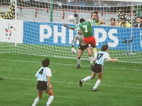 Thất kinh với 20 khoảnh khắc gây sốc tại các kỳ World Cup (Phần 2)