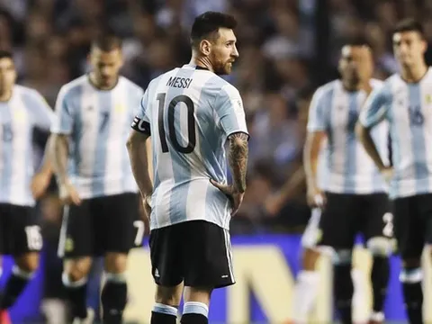 Có một rừng sao, nhưng lý do gì Argentina vẫn không tỏa sáng?