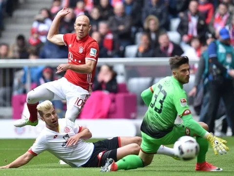Arjen Robben sút góc hẹp san bằng tỷ số cho Bayern (Bayern Munich 1-1 Mainz 05, vòng 34 Bundesliga)