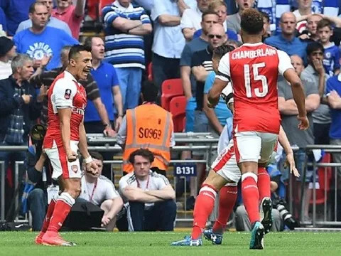 Đá như cảm tử quân, Arsenal giành danh hiệu FA thứ 13 trong lịch sử