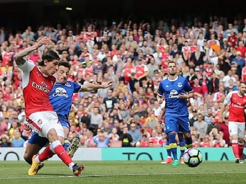 Hạ Everton, Arsenal vẫn cay đắng nhìn Liverpool lọt vào top 4