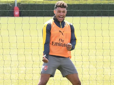 Arsenal bắt đầu đàm phán giữ chân Chamberlain