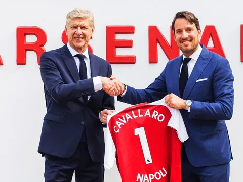 Arsenal có nhà tài trợ áo vest mới