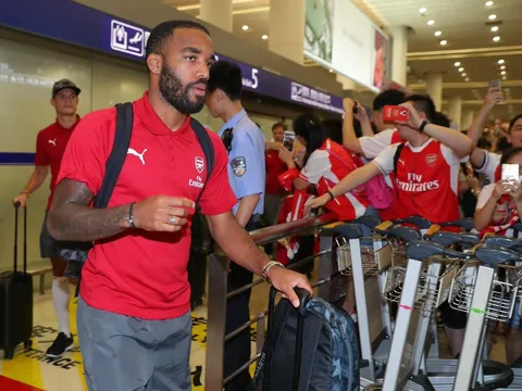 Arsenal cập bến Thượng Hải, bắt đầu tour du đấu Trung Quốc