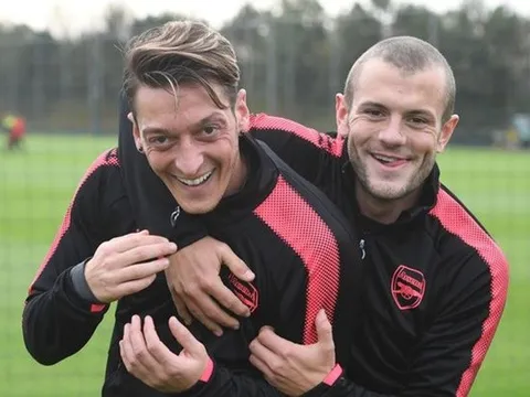 Ozil sẽ nhận "cống phẩm" từ Wilshere sau quyết định rời Arsenal?