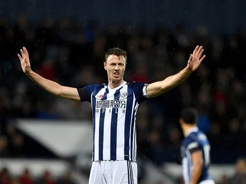 Arsenal và bài toán trung vệ: Quay lại với Jonny Evans?