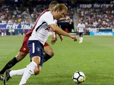 AS Roma đánh bại Tottenham trong phút bù giờ đầy kịch tính