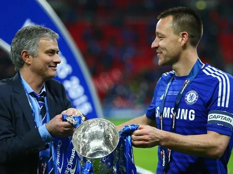 SỐC! John Terry sắp trở thành người của Man Utd