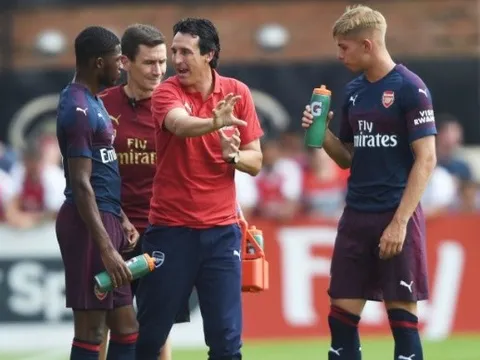 Aubameyang ca ngợi Emery sau khi lập hat-trick trong 17 phút