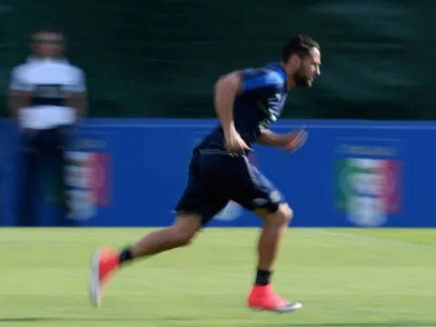 Azzurri tập trung: Thiếu sao, thừa 'lửa'