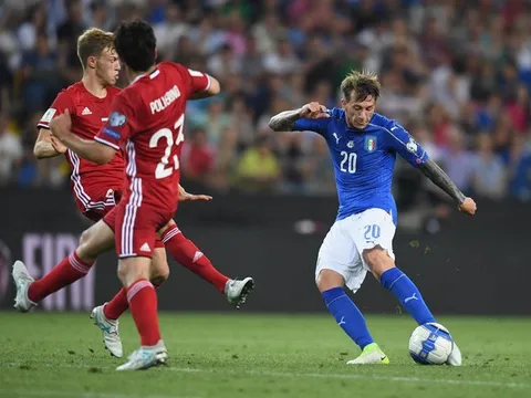Ba cầu thủ dự bị làm lu mờ hoàn toàn đội hình chính Italia