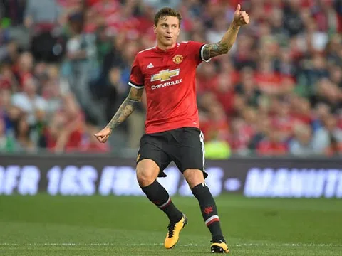 Bài toán trung vệ của Man United: Lời giải ngay trước mắt Mourinho