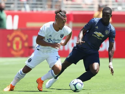 Bailly đánh đầu chạm xà, đánh dấu trận hòa tẻ nhạt cho Man United