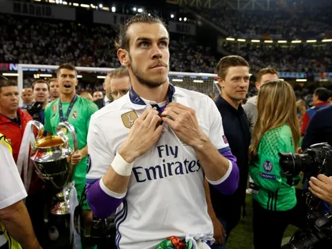 'Để được như Ronaldo, Gareth Bale nên tới MU'