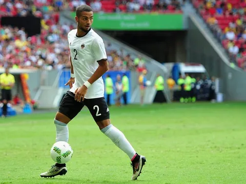 Bán Kyle Walker, Tottenham sang Đức tìm người thay thế
