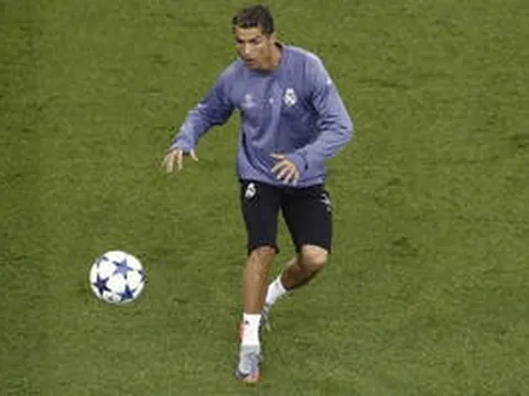 Bàn mở tỷ số của Ronaldo vs Juventus (CK Champions League 2017)