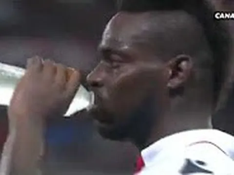 Bàn thắng của Mario Balotelli (Nice) vs Ajax