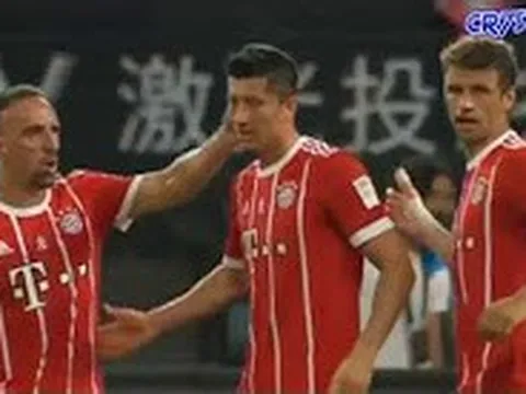 Bàn thắng của Robert Lewandowski vào lưới Arsenal