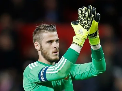 Băng thủ quân M.U: Quên Pogba đi, De Gea vẫn còn đó!