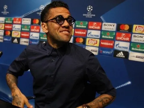 Barca chẳng thiếu gì ngoài Dani Alves