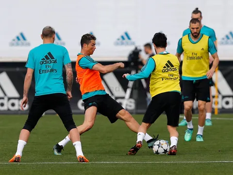Barca khiêu khích, Real Madrid lặng lẽ tập luyện chờ Champions League