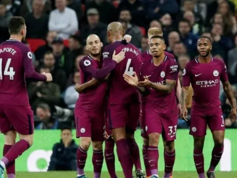 Barcelona 'trảm' Suarez, dọn đường đón hàng Man City
