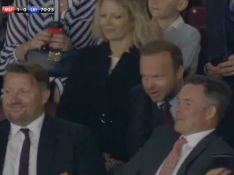 Bất chấp chỉ trích, Ed Woodward vẫn 'trêu ngươi' Mourinho
