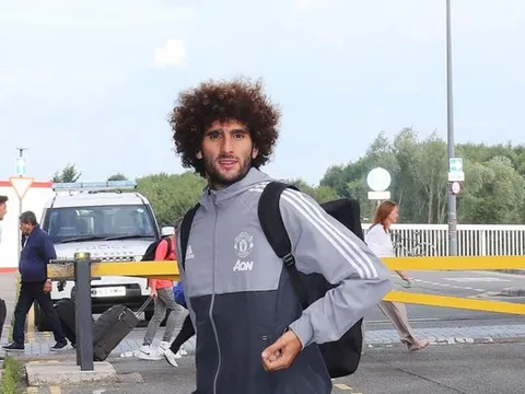 Bất chấp tin đồn, Fellaini vẫn cùng Man Utd đến Na-uy