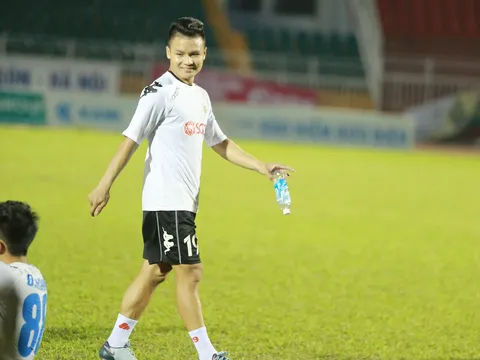 Bất chấp World Cup, Quang Hải chỉ tập trung cho V-League