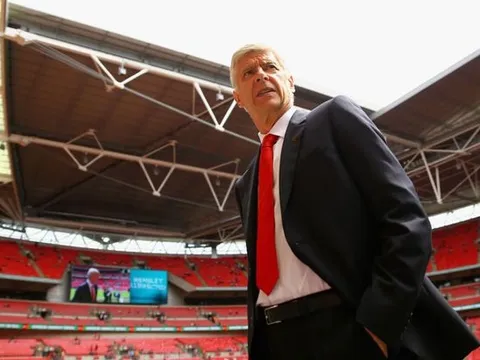 BẤT NGỜ: Wenger nhượng bộ, ký hợp đồng 2 năm