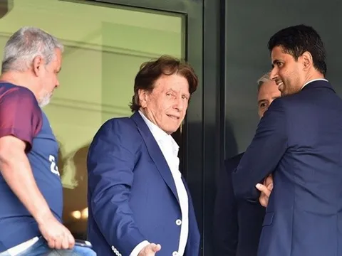 Bắt tay "siêu cò", bố Neymar sắp đưa con trai rời PSG?