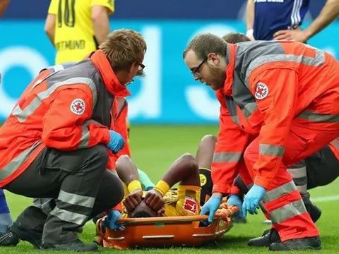 Batshuayi chấn thương: Dortmund lâm nguy, "Quỷ đỏ" thở phào 