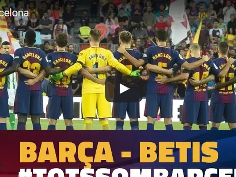 Bầu không khí xúc động trên sân Camp Nou