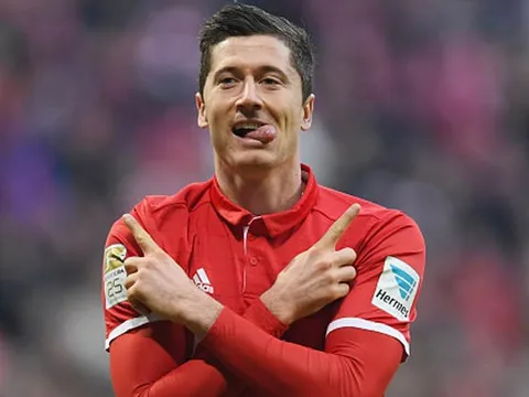 CEO Bayern đáp trả trước lời đề nghị 150 triệu euro cho Lewandowski