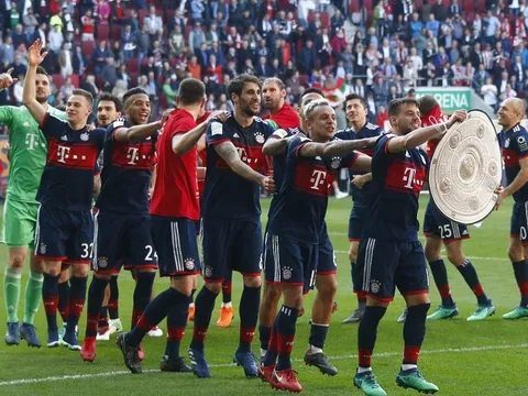 Bayern Munich xếp 'rồng rắn' giương cao đĩa bạc Bundesliga