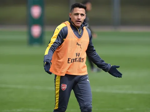 Bayern nâng giá Sanchez, Arsenal mừng thầm