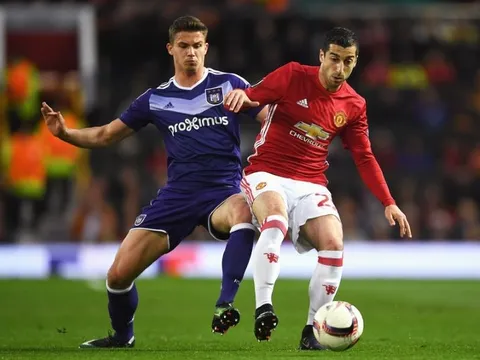 Bế tắc 'máy quét', Man Utd săn cái tên lạ hoắc