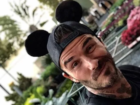 Beckham hồi teen tại hóa chuột Mickey
