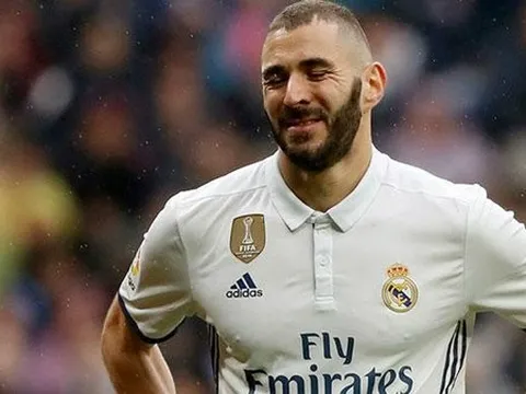 Benzema suýt lập siêu phẩm trận gặp Atletico