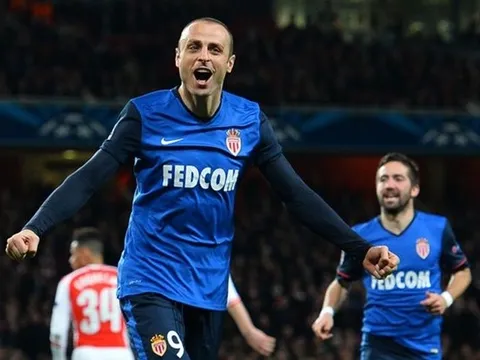 Berbatov: Muốn thành công, hãy xem bóng đá là phụ nữ