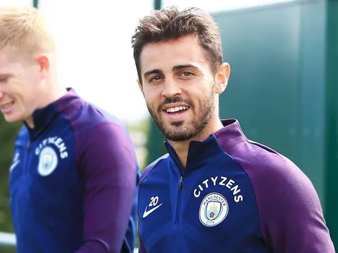 Bernardo Silva rạng rỡ trong ngày đầu tập cùng Man City