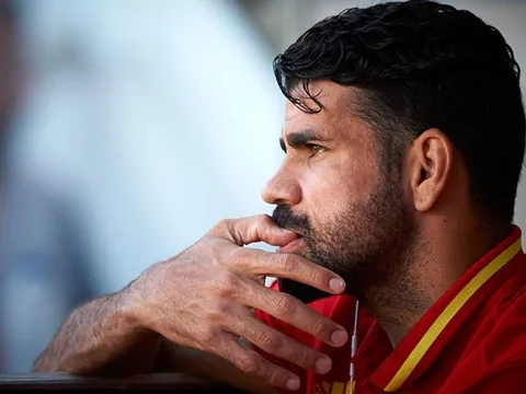 Bị Chelsea loại bỏ, Costa sầu muộn trên sân tập La Roja